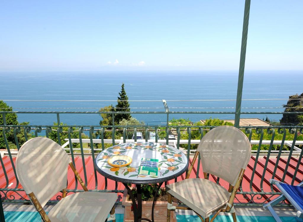 One-Bedroom Apartment with Sea View